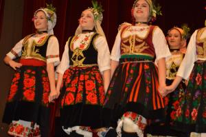 Prepletanje plesa in petja različnih kultur 9